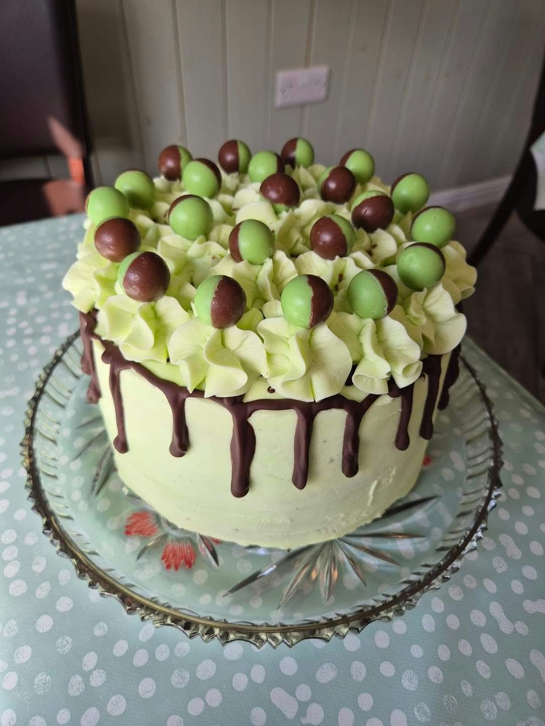 Drip cake with chocolate drops